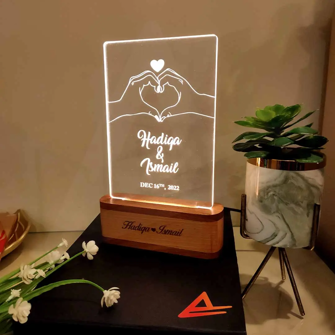 Personalized LED Heart Hands Couple Lamp